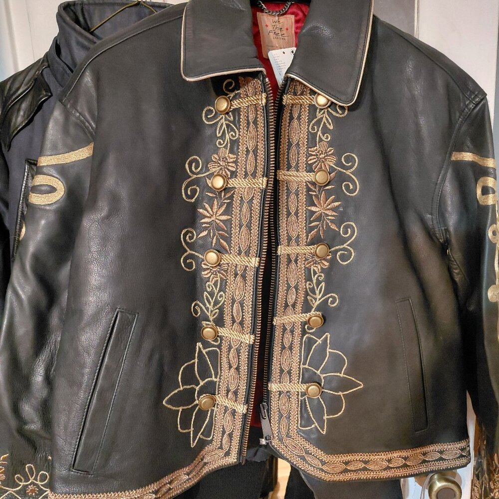 A beaiutiful new FREE PEOPLE jacket